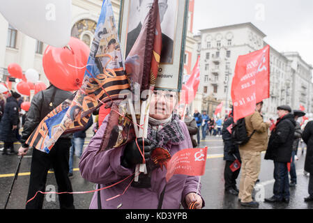 The 9 of May, thousands people from Moscow and around come into the center to celebrate the end of the war. From Beleradska station till the red squar Stock Photo