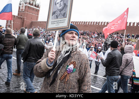 The 9 of May, thousands people from Moscow and around come into the center to celebrate the end of the war. From Beleradska station till the red squar Stock Photo