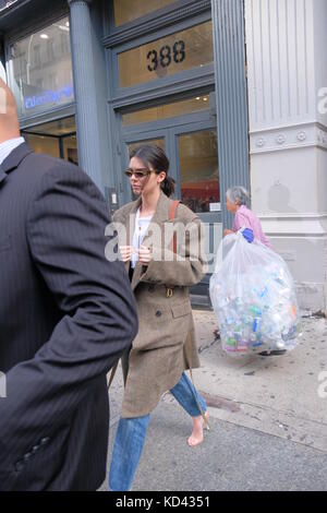 Kendal Jenner out and about  Featuring: Kendal Jenner Where: Manhattan, New York, United States When: 08 Sep 2017 Credit: TNYF/WENN.com Stock Photo