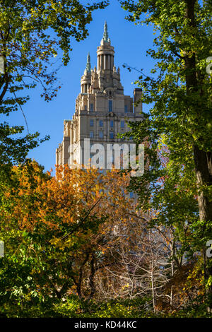The towers of the San Remo building (Beaux-arts architecture) from Central Park. Upper West Side, Manhattan, New York City Stock Photo