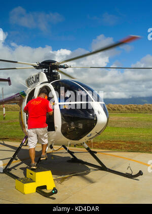 Jack Hareter Helicopter prepares for a sightseeing tour flight out of Lihue (LIH) airport, Lihue, Kauai, Hawaii. Stock Photo