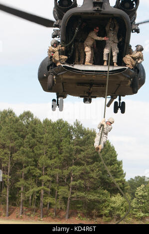 Soldiers from the 4th Battalion, 160th Special Operations Aviation ...