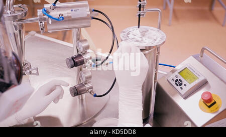 Identification of white powder raw material by FTIR method, advance technology without sample preparation high sensitivity and accuracy method, concept of pharmaceutical industrial laboratory Stock Photo