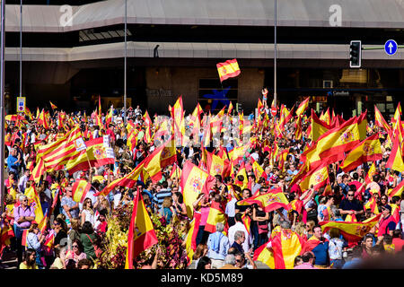 Madrid, Spain. 7th Oct, 2017. Manifestation in Madrid. Thousands of people are demonstrating with Spain flags against the Catalonia independence. Stock Photo