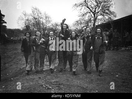 Women's Land Army or Land Girls of Timber Corps doing forestry work in southern England during World War Two Stock Photo