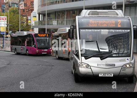Metroshuttle free buses at Manchester Piccadilly Station Stock Photo