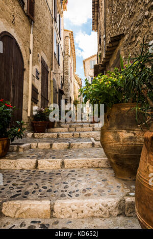 One of the many side alleys in Saint-Paul-de-Vence in France. The village is located in the Alpes-Maritimes area of southeast france Stock Photo