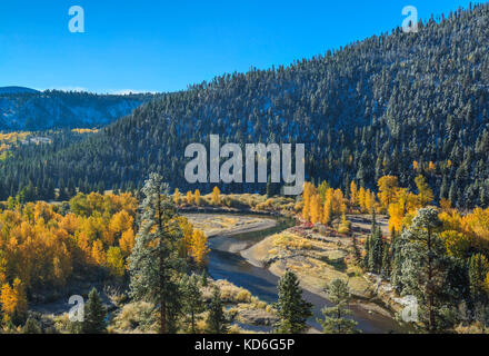 autumn morning along the blackfoot river near lincoln, montana Stock Photo