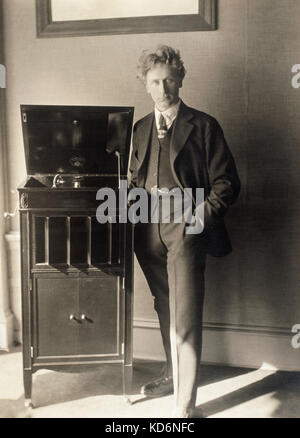 GRAINGER, Percy - portrait standing.  Australian-American pianist & composer. 1882-1961. Stock Photo