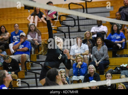 West Palm Beach, Florida, USA. 10th Oct, 2017. Park Vista's Lexi Bertsch (5) attempts to hit the ball over the net during the varsity volleyball game between Park Vista and Jupiter at Park Vista in Lake Worth, Fla., on Tuesday, October 10, 2017. Credit: Andres Leiva/The Palm Beach Post/ZUMA Wire/Alamy Live News Stock Photo