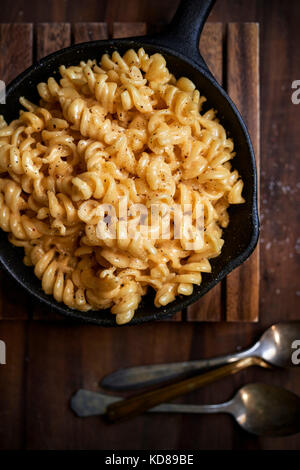 Macaroni And Cheese In Small Cast Iron Skillet Stock Photo - Download Image  Now - Macaroni and Cheese, Skillet - Cooking Pan, Cast Iron - iStock