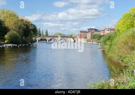 Looking along River Severn in Worcester towards Worcester Bridge Stock Photo