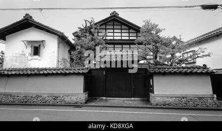 Kyoto, Japan - Nov 19, 2016. Traditional house at downtown in Kyoto, Japan. Kyoto is famous for its numerous classical Buddhist temples, as well as ga Stock Photo