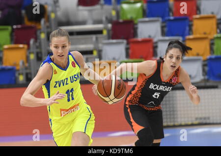 Prague, Czech Republic. 11th Oct, 2017. From left KATERINA ELHOTOVA of ZVVZ USK Praha and CRISTINA OUVINA of Bourges in action during the Women's European Basketball League 1st round group A game: ZVVZ USK Prague vs Bourges in Prague, Czech Republic, October 11, 2017. Credit: Michal Krumphanzl/CTK Photo/Alamy Live News Stock Photo