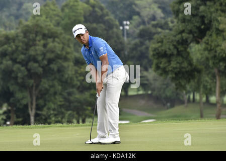 Kuala Lumpur, Malaysia. 12th Oct, 2017. Xander Schauffele of USA in action during the first round of the CIMB Classic 2017 golf tournament on October 12, 2017 at TPC Kuala Lumpur, Malaysia. Credit: Chris Jung/ZUMA Wire/Alamy Live News Stock Photo