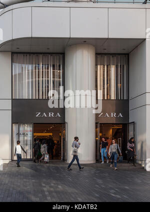 Main entrance of the Zara retail fashion shop in Rotunda Square, Bullring, Birmingham, West Midlands, England, UK Stock Photo