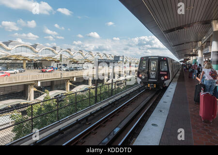 RONALD REAGAN WASHINGTON NATIONAL AIRPORT METRO STATION - 107