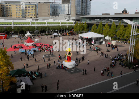 Frankfurt, Germany. 12th Oct, 2017. View over the outdoor area of the Frankfurt Book Fair. The Frankfurt Book Fair 2017 is the world largest book fair with over 7,000 exhibitors and over 250,000 expected visitors. It is open from the 11th to the 15th October with the last two days being open to the general public. Credit: Michael Debets/Pacific Press/Alamy Live News Stock Photo