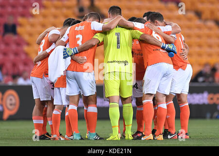 Brisbane, QUEENSLAND, AUSTRALIA. 13th Oct, 2017. Brisbane Roar players form a huddle prior to the round two A-League match between the Brisbane Roar and Adelaide United at Suncorp Stadium on October 13, 2017 in Brisbane, Australia. Credit: Albert Perez/ZUMA Wire/Alamy Live News Stock Photo