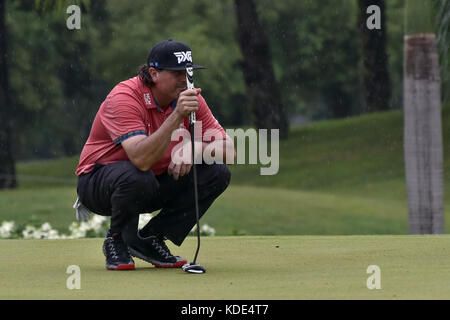 Kuala Lumpur, MALAYSIA. 13th Oct, 2017. Pat Perez of USA in action during the second round of the CIMB Classic 2017 golf tournament on October 13, 2017 at TPC Kuala Lumpur, Malaysia. Credit: Chris Jung/ZUMA Wire/Alamy Live News Stock Photo