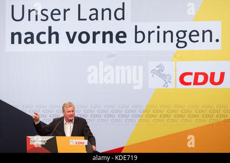 Osnabrueck, Germany. 13th Oct, 2017. CDU top candidate Bernd Althusmann speaks at an campaign event in Osnabrueck, Germany, 13 October 2017. The election for a new regional parliament in the German state Lower Saxony will be held on Sunday, 15 October 2017. Credit: Friso Gentsch/dpa/Alamy Live News Stock Photo