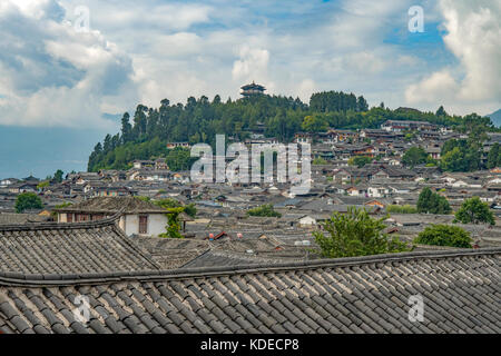 View of Lion Hill, Ancient Town of Lijiang, Yunnan, China Stock Photo