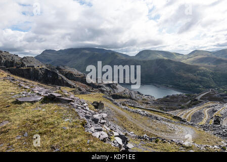 Dinorwic Slate Quarry between Llanberis and Dinorwig Stock Photo