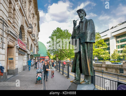 Sherlock Holmes statue at Baker Street Stock Photo