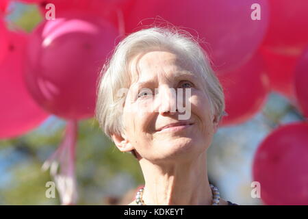 Vienna, Austria. 14 October 2017 Election campaign of the NEOS (New Austria) in Vienna at the place of human rights. In the picture Irmgard Griss . Credit: Franz Perc / Alamy Live News Stock Photo