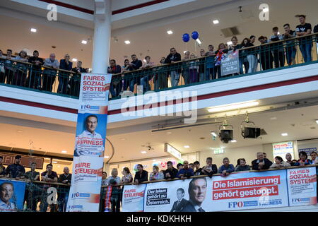 Vienna, Austria. 14 October 2017. National election 2017 in Austria. Picture shows supporters of the FPÖ (Freedom Party Austria)'. Credit: Franz Perc / Alamy Live News Stock Photo