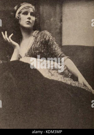 Lady Diana Manners   Feb 1921 EH Stock Photo