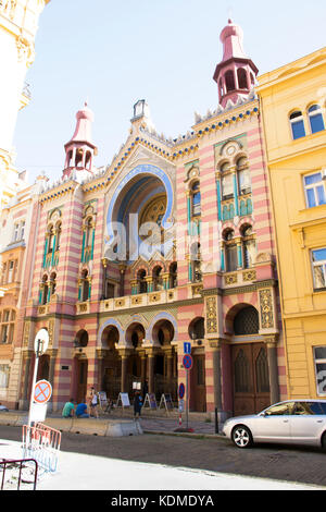 Czechia people and foreigner travelers visit Jubilee Synagogue or Jerusalem Synagoga colorful building at New town on August 30, 2017 in Prague, Czech Stock Photo