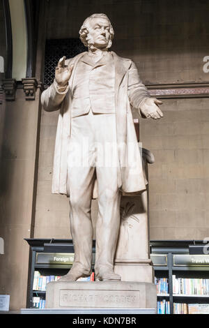 The Richard Cobden Statue in the Wool Exchange, Bradford was a Merchant trader during the industrial revolution of Bradfords Mills. Stock Photo