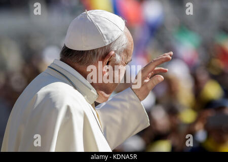 Vatican City, Vatican. 14th Oct, 2017. Pope Francis attends an audience to the Vincentian Family (Saint Vincent de Paul) on the 4th centenary of the Vincentian Charism in St. Peter's Square in Vatican City, Vatican on October 14, 2017. Pope Francis received members of the Vincentian Family in St. Peter's Square on Saturday, in occasion of the 4th centenary of the origin of their charism of service on behalf of the poor. Credit: Giuseppe Ciccia/Pacific Press/Alamy Live News Stock Photo