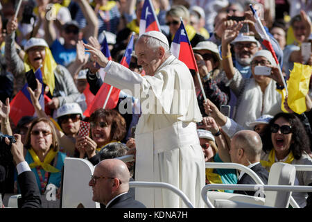 Vatican City, Vatican. 14th Oct, 2017. Pope Francis attends an audience to the Vincentian Family (Saint Vincent de Paul) on the 4th centenary of the Vincentian Charism in St. Peter's Square in Vatican City, Vatican on October 14, 2017. Pope Francis received members of the Vincentian Family in St. Peter's Square on Saturday, in occasion of the 4th centenary of the origin of their charism of service on behalf of the poor. Credit: Giuseppe Ciccia/Pacific Press/Alamy Live News Stock Photo