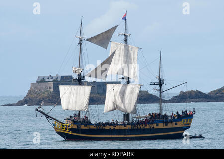 Etoile du Roy three masted frigate sails in to St Malo. Stock Photo