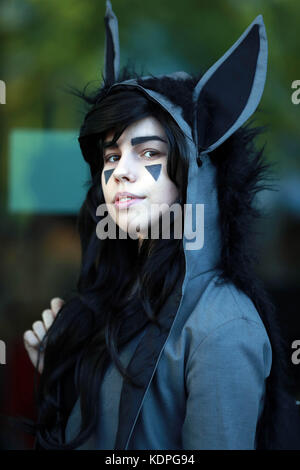 Frankfurt, Germany. 14th Oct, 2017. A cosplayer visits the Frankfurt Book Fair in Frankfurt, Germany, on Oct. 14, 2017. The finale of the 11th German Cosplay Championship will take place on Sunday during the Frankfurt Book Fair. Credit: Luo Huanhuan/Xinhua/Alamy Live News Stock Photo