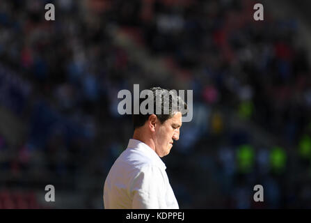 Mainz, Germany. 14th Oct, 2017. Hamburg's sport director Jens Todt standing by the field before the German Bundesliga soccer match between 1. FSV Mainz 05 and Hamburger SV in the Opel Arena stadium in Mainz, Germany, 14 October 2017. Credit: Arne Dedert/dpa/Alamy Live News Stock Photo