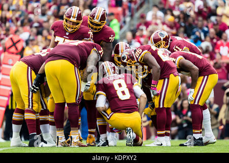 Landover, Maryland, USA. 15th Oct, 2017. A view of the Washington Redskins offensive huddle during the NFL game between the San Francisco 49ers and the Washington Redskins at FedExField in Landover, Maryland. Scott Taetsch/CSM/Alamy Live News Stock Photo