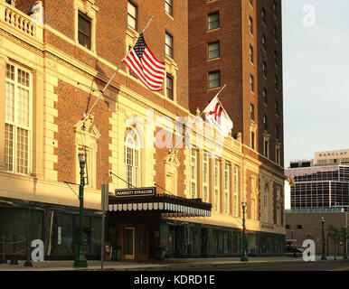 Syracuse, New York, USA. October 15, 2017. The entrance to the Marriott Syracuse, formally the historic Hotel Syracuse, a Syracuse landmark, opened in Stock Photo
