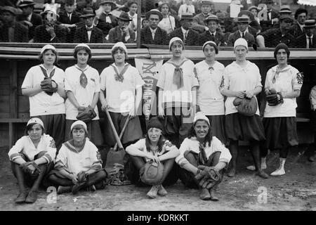 New York Female Giants baseball, 1913 Stock Photo