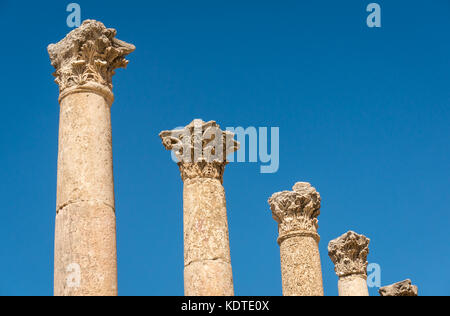 Corinthian columns with acanthus leaf decoration, Roman city of Jerash, ancient Gerasa, archeological site in Jordan, Middle East Stock Photo