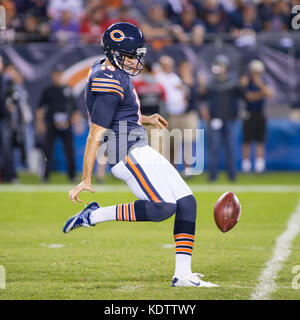 Chicago, Illinois, USA. 09th Oct, 2017. - Bears #16 Pat O'Donnell kicks the ball during the NFL Game between the Minnesota Vikings and Chicago Bears at Soldier Field in Chicago, IL. Photographer: Mike Wulf Credit: csm/Alamy Live News Stock Photo