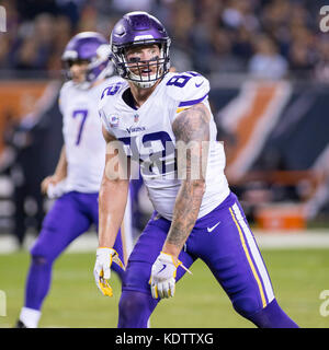 Chicago, Illinois, USA. 09th Oct, 2017. - Vikings #82. Kyle Rudolph in action during the NFL Game between the Minnesota Vikings and Chicago Bears at Soldier Field in Chicago, IL. Photographer: Mike Wulf Credit: csm/Alamy Live News Stock Photo