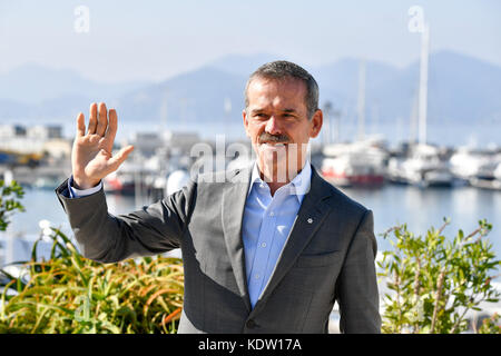 Cannes. 16th Oct, 2017. Canadian astronaut Chris Hadfield poses for photos during the 2017 MIPCOM (International Market of Communications Programmes) in Cannes, France on Oct. 16, 2017. The four-day 2017 MIPCOM kicked off on Monday. Credit: Chen Yichen/Xinhua/Alamy Live News Stock Photo