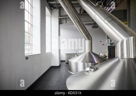Robinsons Brewery in Stockport brew the first production of LionHeart for Brookfield Brewery  Brewing beer formation Stock Photo