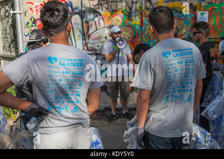 FoLAR's Los Angeles River clean-up, La Gran Limpieza. April 22, 2017. The Confluence at the Arroyo Seco, Los Angeles, California Stock Photo