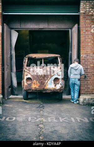 Ancient rusty Volkswagen split screen camper van Stock Photo - Alamy