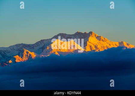 Dramatic landscape Kangchenjunga mountain with colorful from sunlight at Sandakphu, north of India Stock Photo