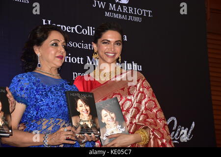 Mumbai, India. 16th Oct, 2017. Indian film actress Deepika Padukone unveil 'Beyond The Dream Girl' official Biography on Actress Hema Malini on her birthday and completing 50 years in Indian film industries at hotel JW Marriott, juhu in Mumbai. Credit: Azhar Khan/Pacific Press/Alamy Live News Stock Photo